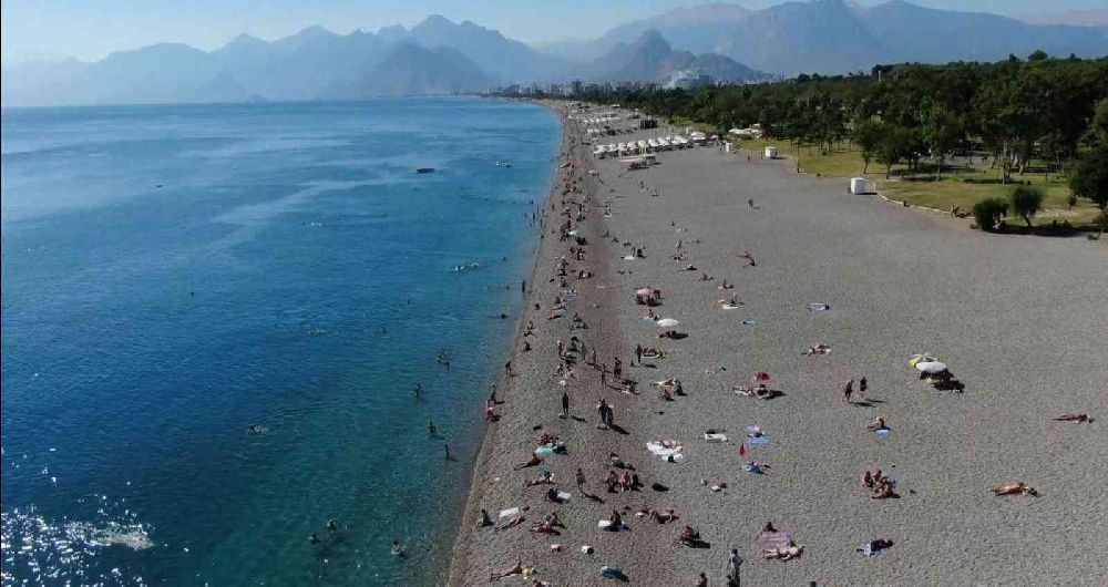 Antalya’da ekim ayı sonunda deniz keyfi