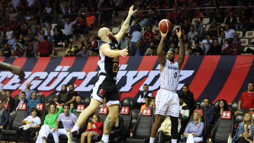 Basketbol FIBA Europe Cup'ta Gaziantep Basketbol Belçikalı rakibini yendi