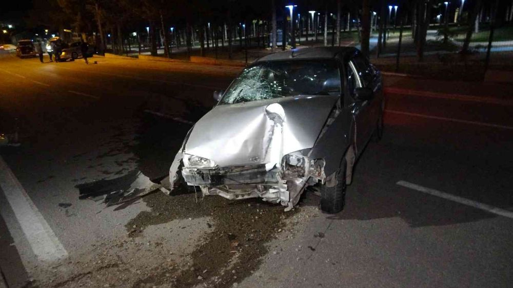 Elazığ’da iki otomobil çarpıştı 5 yaralı
