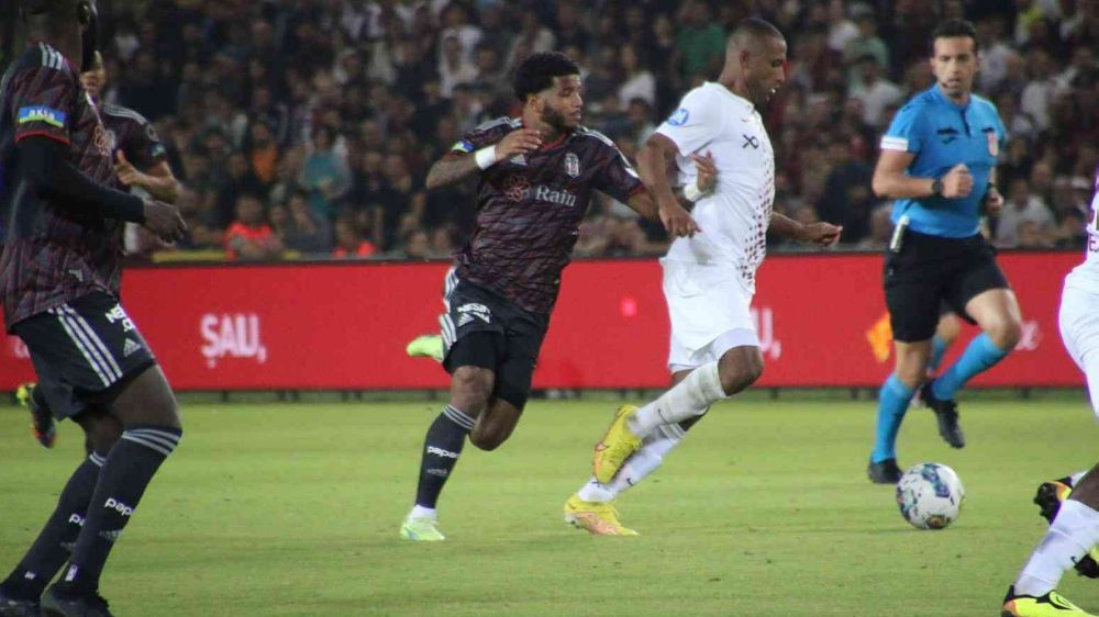 Hatayspor son dakikada attığı golle Beşiktaş'ı yendi