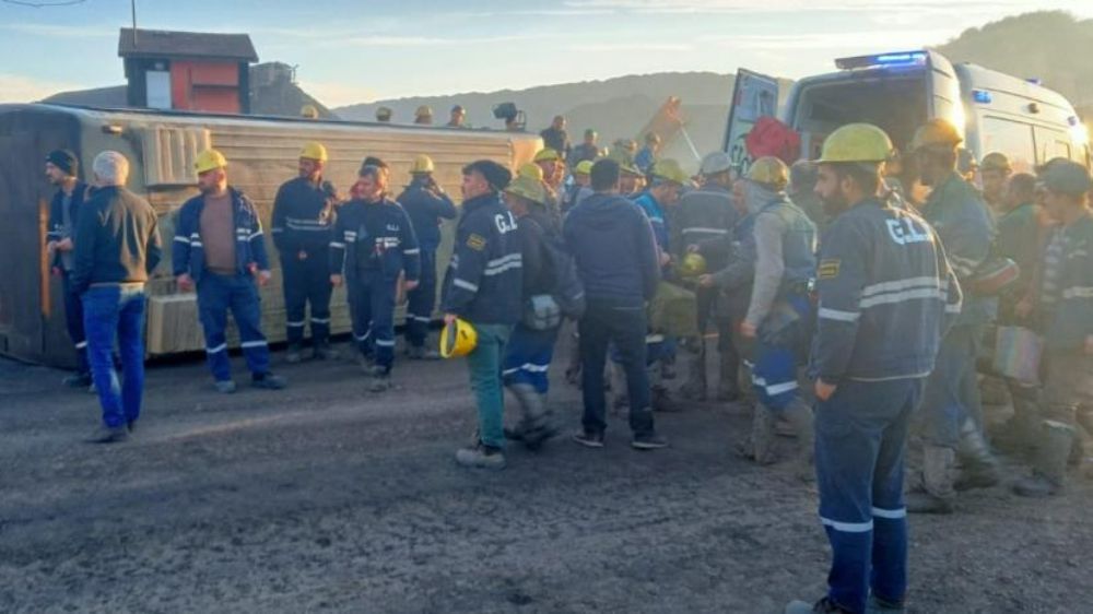 Kütahya'da maden işçilerini taşıyan servis devrildi 11 yaralı