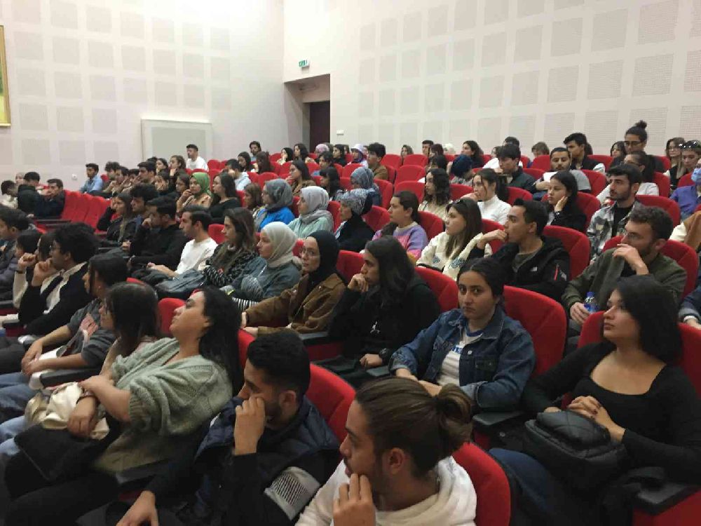 Narkotik bağımlılığına karşı üniversite öğrencilerine konferans