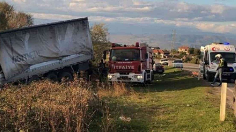 Samsun'da feci kaza 2 ölü, 3 yaralı