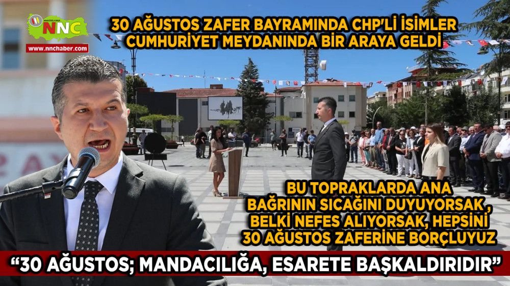 30 Ağustos Zafer Bayramında CHP'li İsimler Cumhuriyet Meydanında Bir Araya Geldi