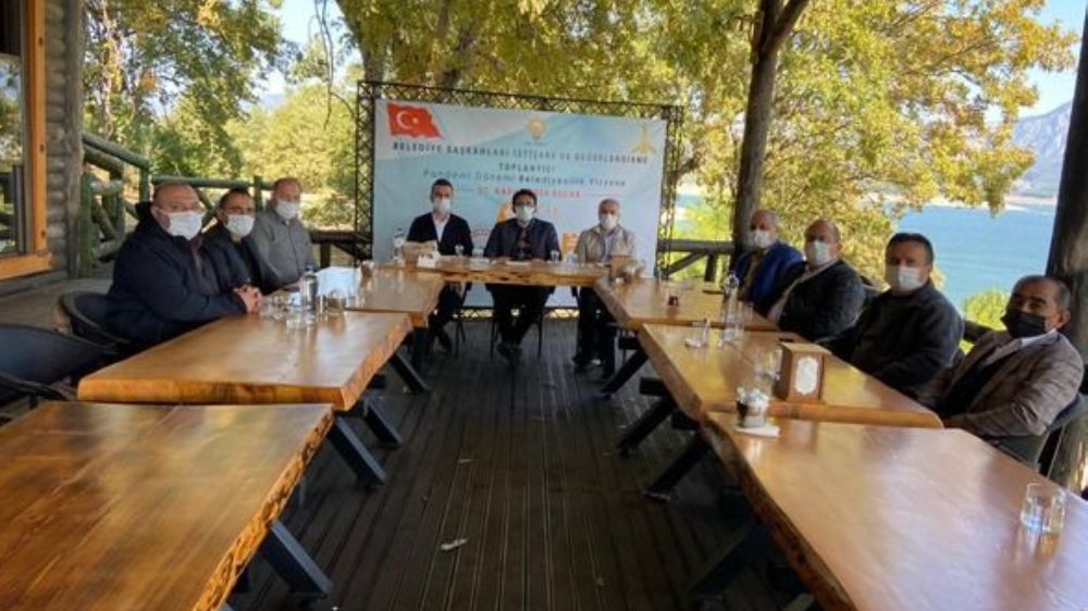 AK Parti Burdur İlçe Belediye Başkanları Bucak’ta Toplandı