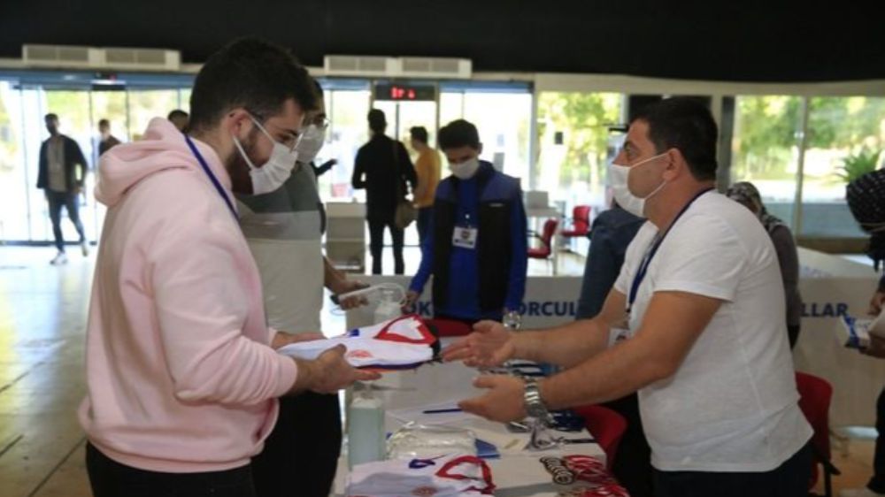 Antalya Büyükşehir Belediyesi e-spor turnuvası düzenledi