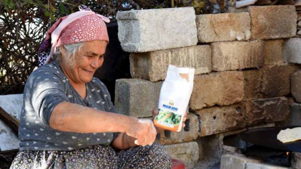 Antalya Muratpaşa mısır unundan ekmek yaptı