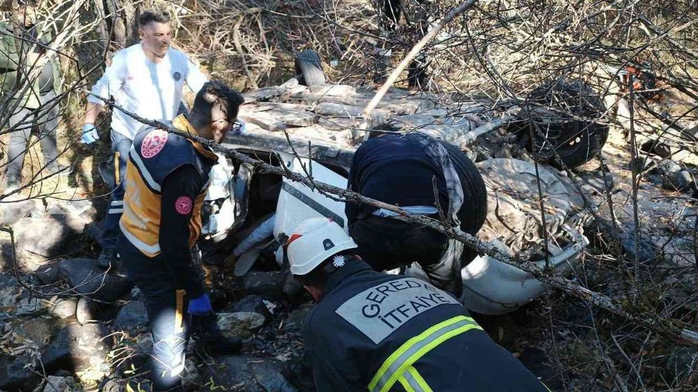 Bolu’da otomobil şarampole uçtu: 2 ölü