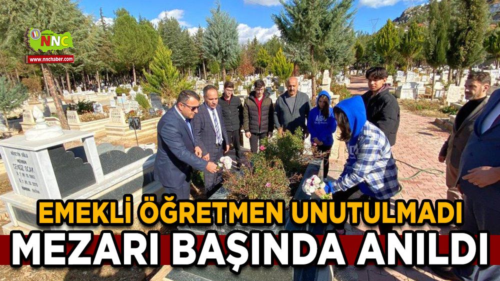 Bucak'ta öğretmenler gününde emekli öğretmen mezarı başında anıldı
