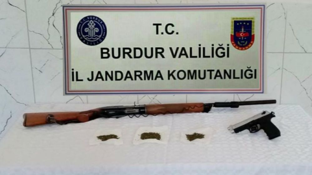 Bucak'ta Şafak Operasyonu Jandarma Kıskıvrak Yakaladı