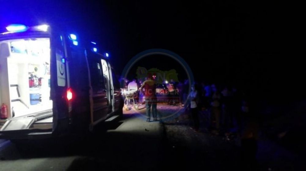 Bucak'ta Trafik Kazası 1 Yaralı Otobüs İle Otomobil Birbirine Girdi