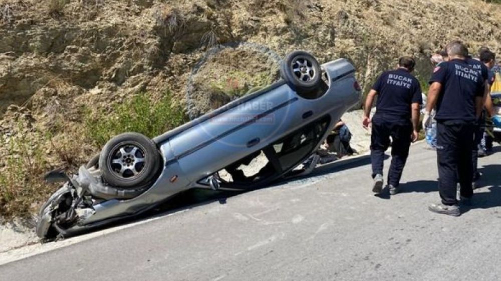 Bucak'ta Trafik Kazası 4 Kişi Yaralandı