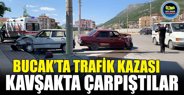 Bucak’ta Trafik Kazası Kavşakta Çarpıştılar…