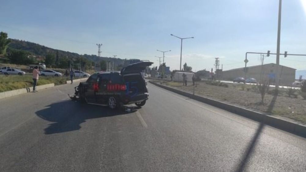 Burdur'da Otomobil İle Minibüs Çarpıştı