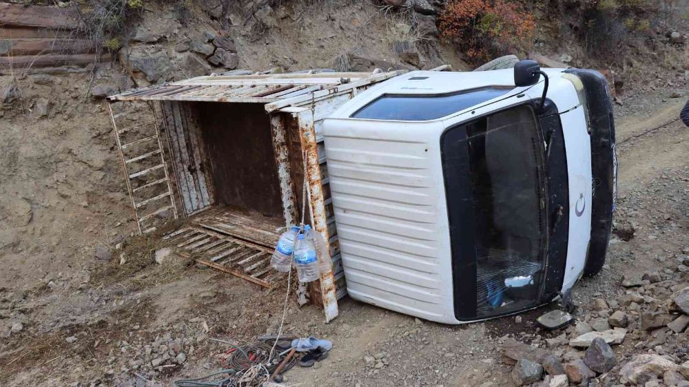 Erzurum’un Oltu ilçesinde trafik kazasına şans veren o yol