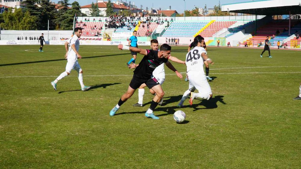 Isparta 32 Spor, Nazilli Belediyespor'u 4-0 yendi