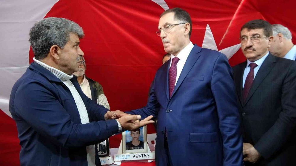 Kamu Başdenetçisi Malkoç evlatlarını HDP ve PKK’dan isteyen ailelerle görüştü