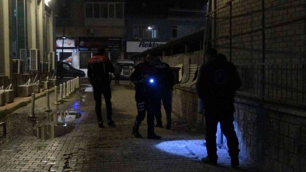 Malatya’da silah ve bıçaklı kavgada 3 kişi yaralandı