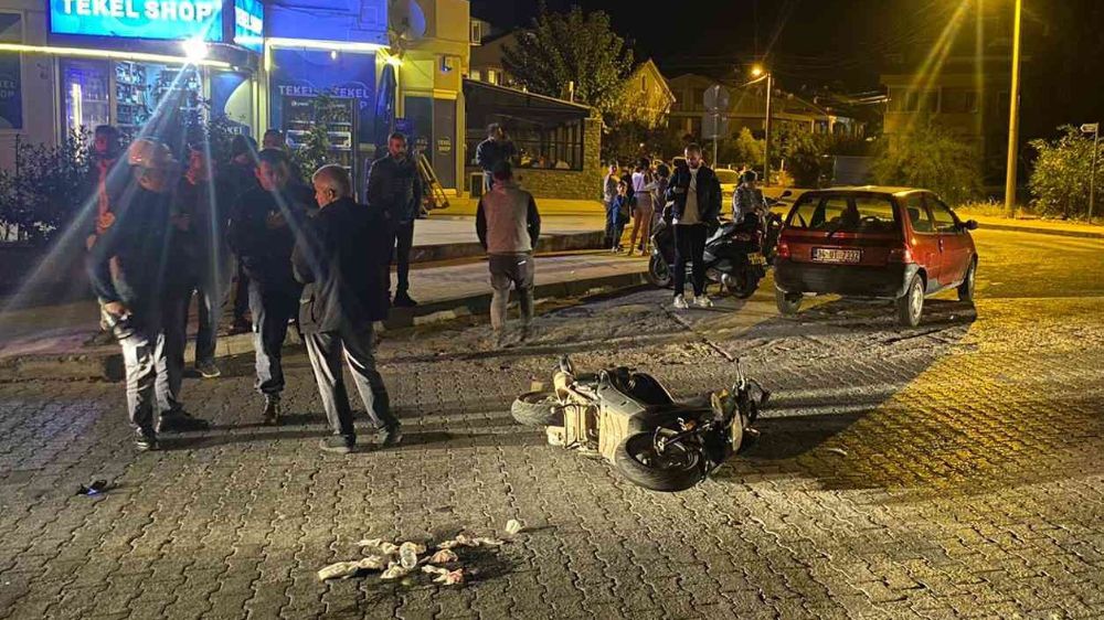 Marmaris'te motosiklet ile otomobil kaza yaptı