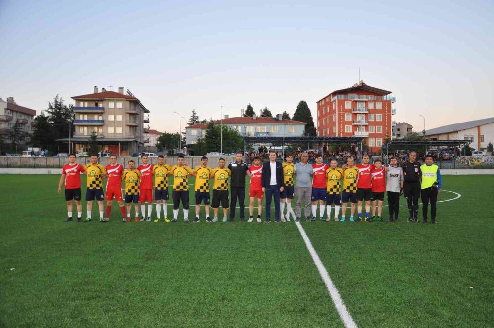 28 takımın yarıştığı Futbol turnuvası son buldu 