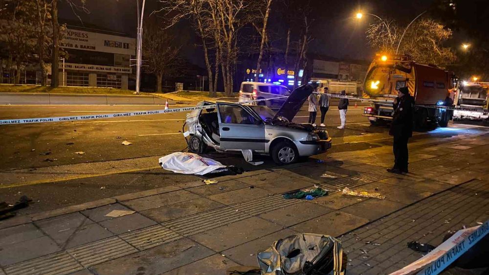 Ankara'da trafik kazası 2 ölü, 1’i ağır 3 yaralı