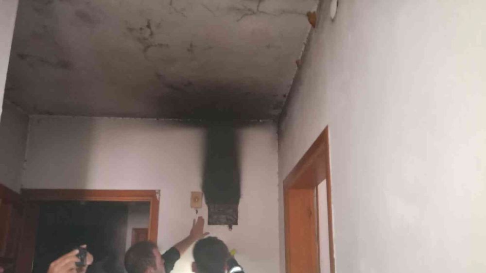 Antalya'da bir evde çıkan yangın korkuttu