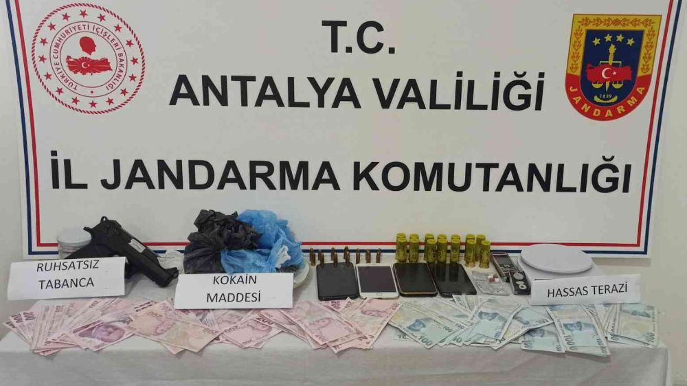 Antalya’da uyuşturucu baskını 7 gözaltı