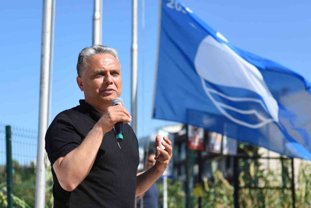 Başkan Uysal: “Bu kıyılarda çakıl taşı bile mavi bayraklı olur