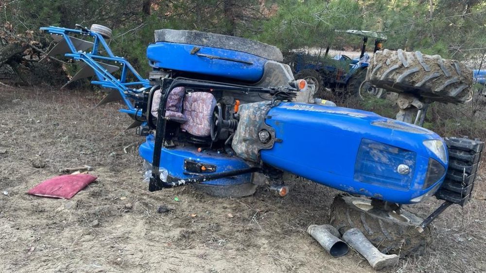 Bilecik’te traktör kazasında ROPS demiri hayata bağladı