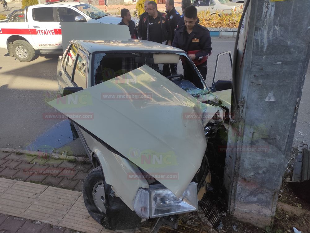 Bucak'ta Trafik Kazası Sürücü Yaralandı