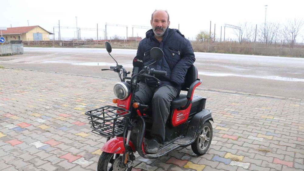 Edirne'de engelli vatandaşın akülü arabası çalındı