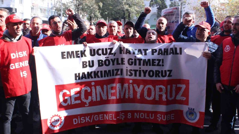 Karşıyaka'da Belediye personelleri maaşlarını alamıyor