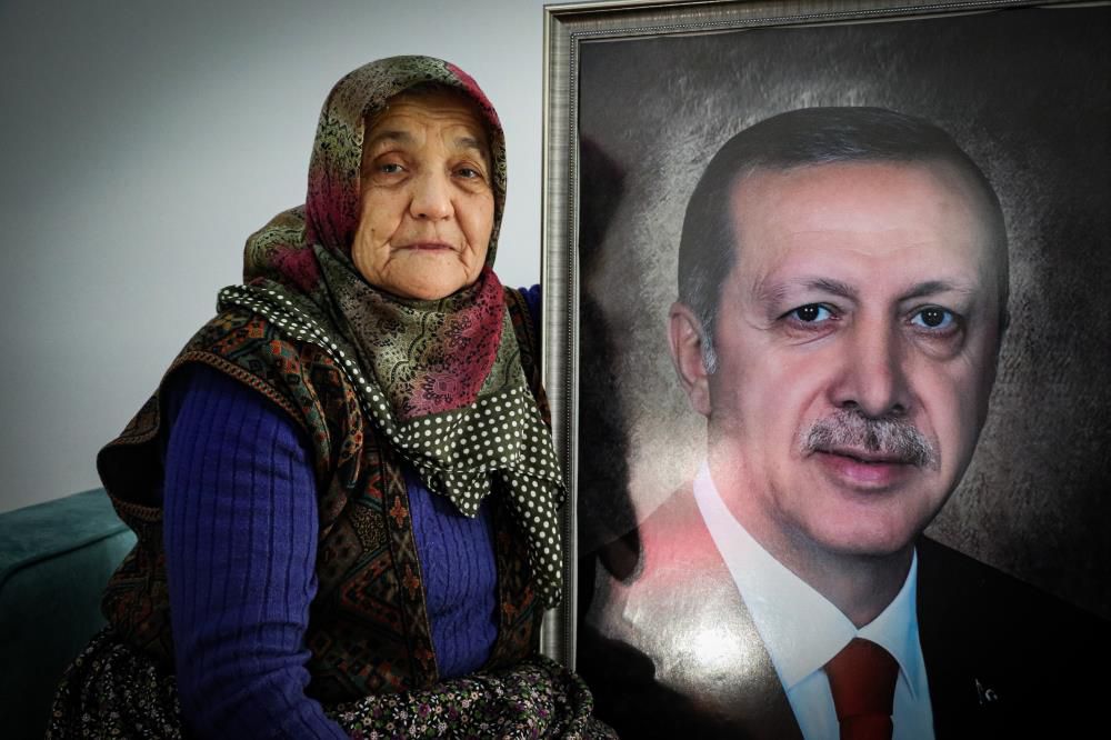75 yaşındaki nine dualarla hazırladığı sarmaları Cumhurbaşkanına Erdoğanı bekliyor