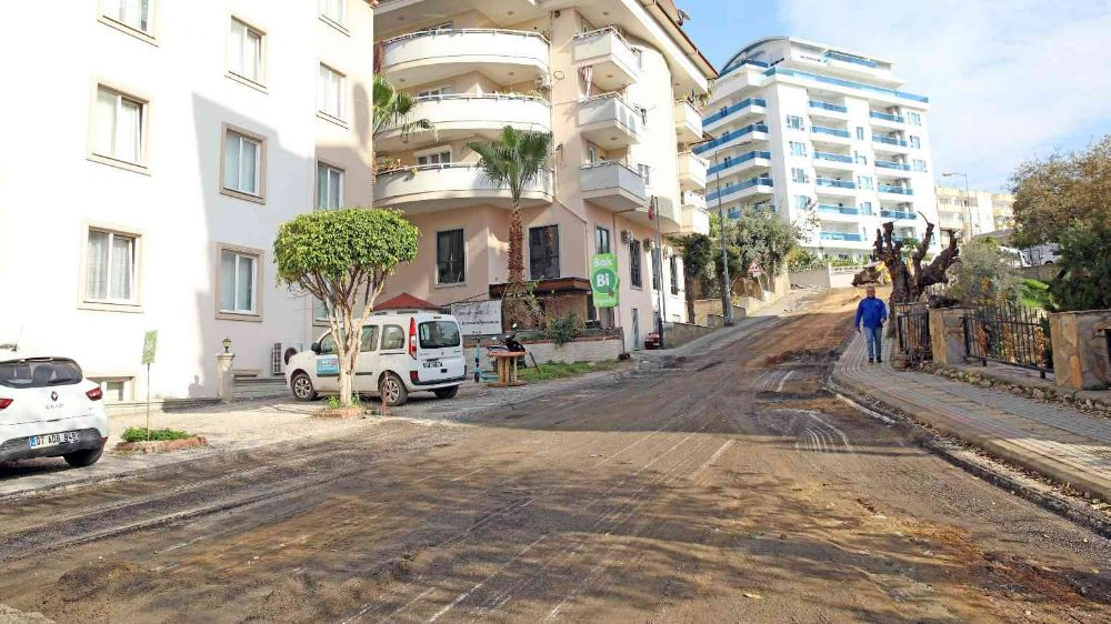 Alanya'da asfalt yenileme çalışmaları