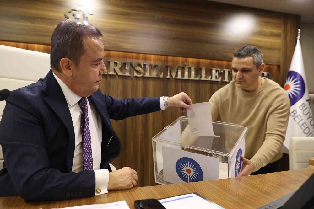 Antalya Büyükşehir Belediye Meclisi 2023'ün ilk toplantısı yapıldı