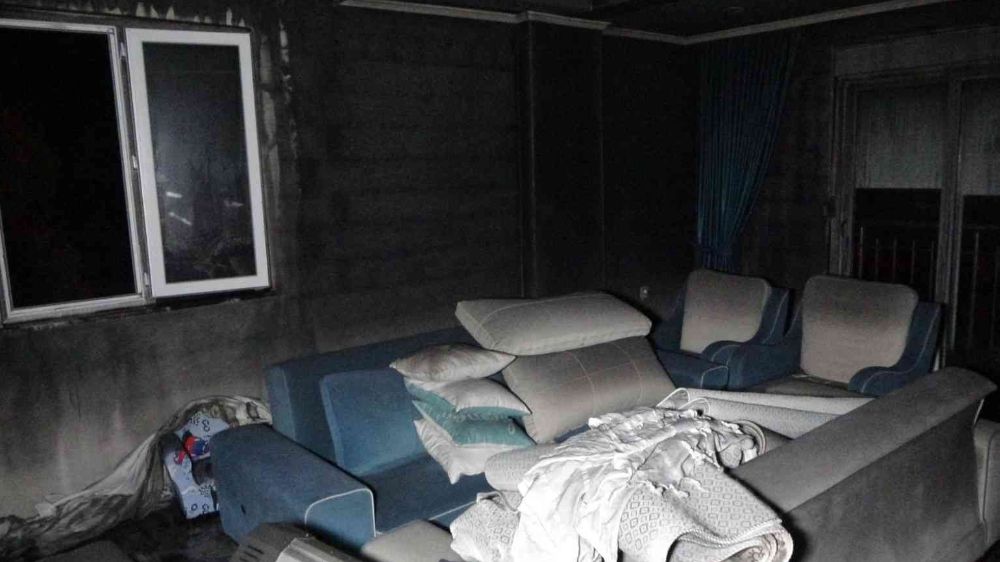 Antalya'da ailevi problem yaşayan şahıs oturduğu evi yaktı