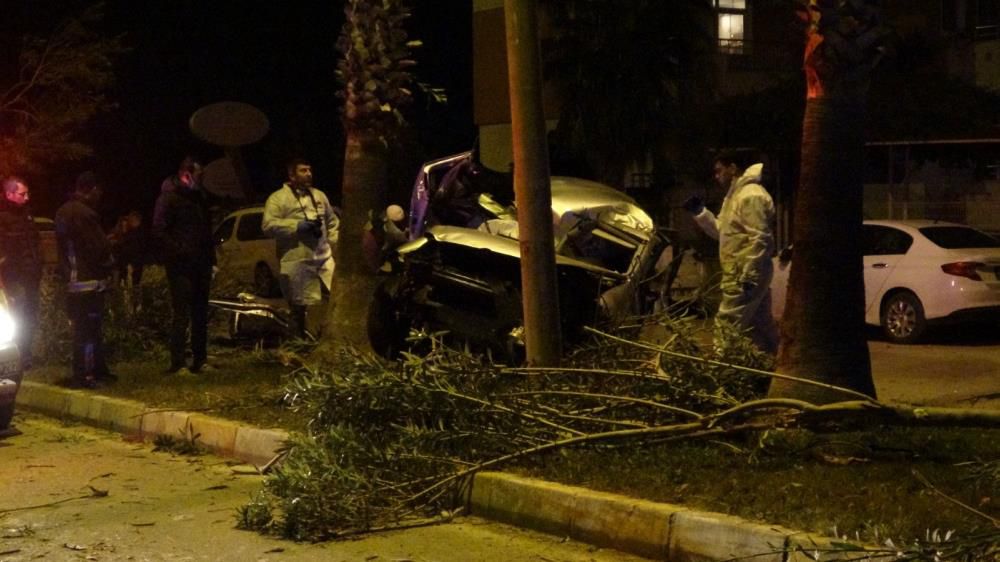 Antalya'da ehliyetsiz sürücü dehşet saçtı 1 ölü