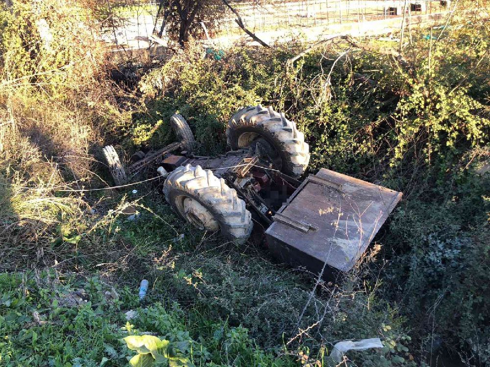 Antalya'da kaza; traktör devrildi sürücü hayatını kaybetti