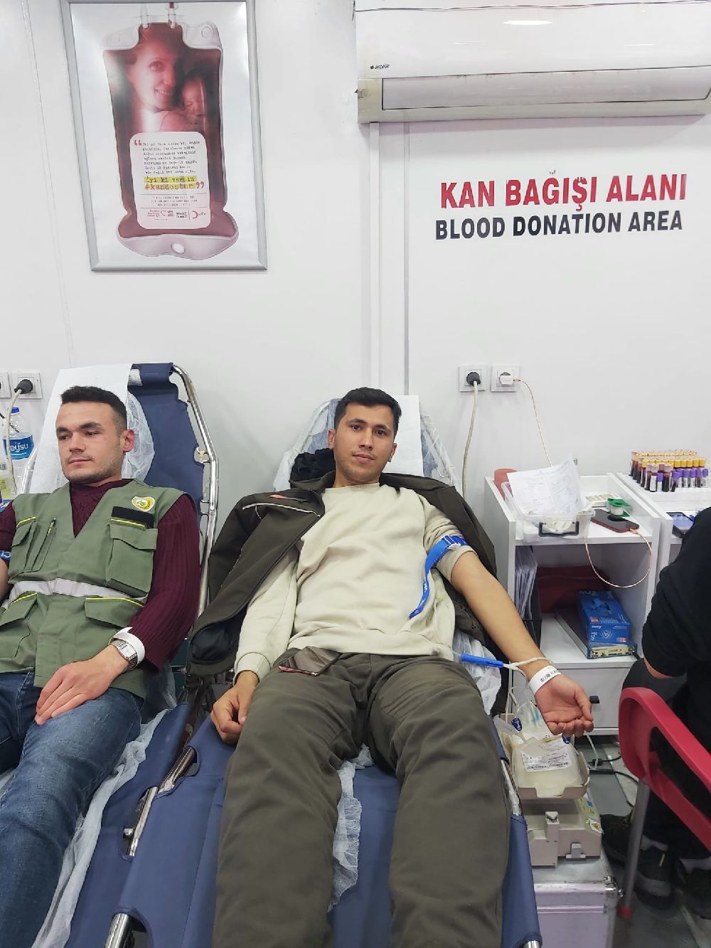 Bucak'ta yangın savaşçılarından genç çocuk için kan bağışı