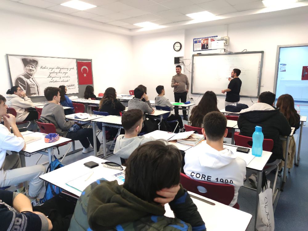 Burdur Bahçeşehir Koleji'nde LGS ve YKS kampı başladı