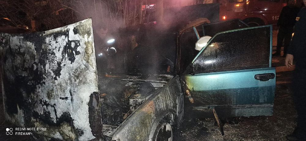 Burdur'da araç yangını kullanılamaz hale geldi