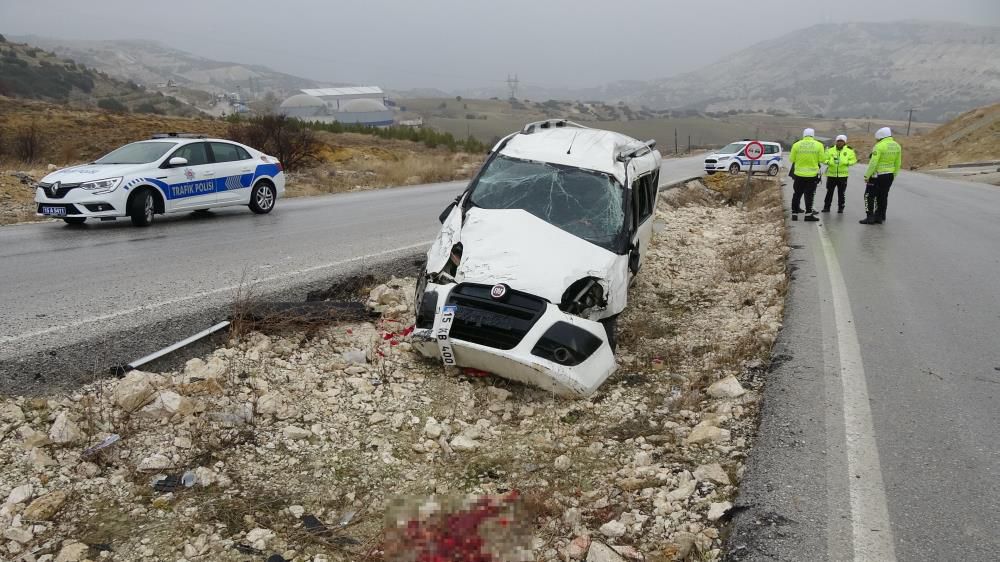 Burdur'da üst üste kaza; sürücü hayatını kaybetti