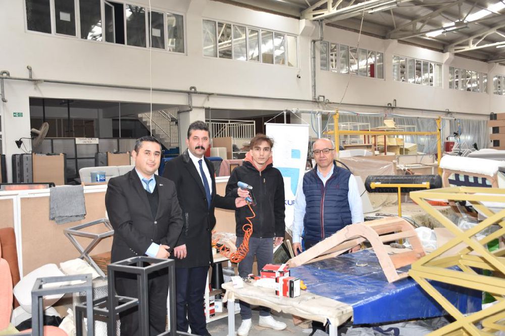Burdur İŞKUR'dan mobilya imalatına 15 kişilik istihdam