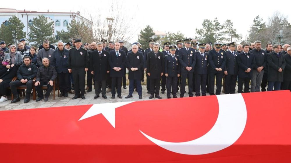 Sivas'ta kalp krizi geçiren polise tören