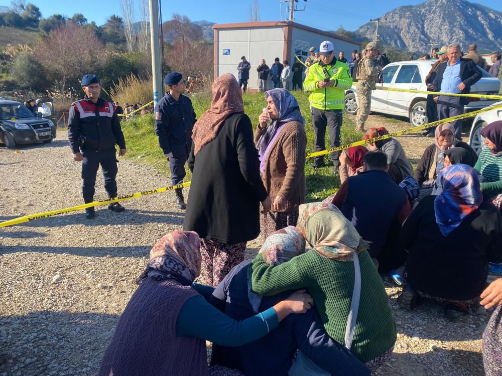Antalya'da cinayet: Mahalle muhtarı dahil 3 ölü, 1 yaralı