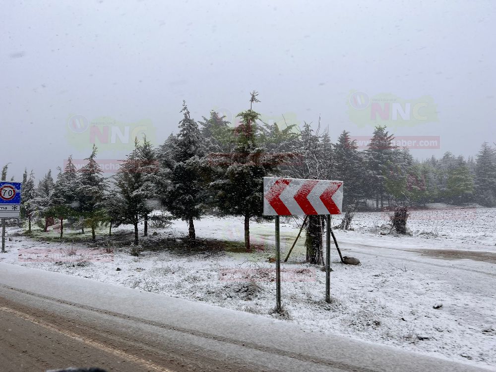 Bucak'ta kar yağışı başladı