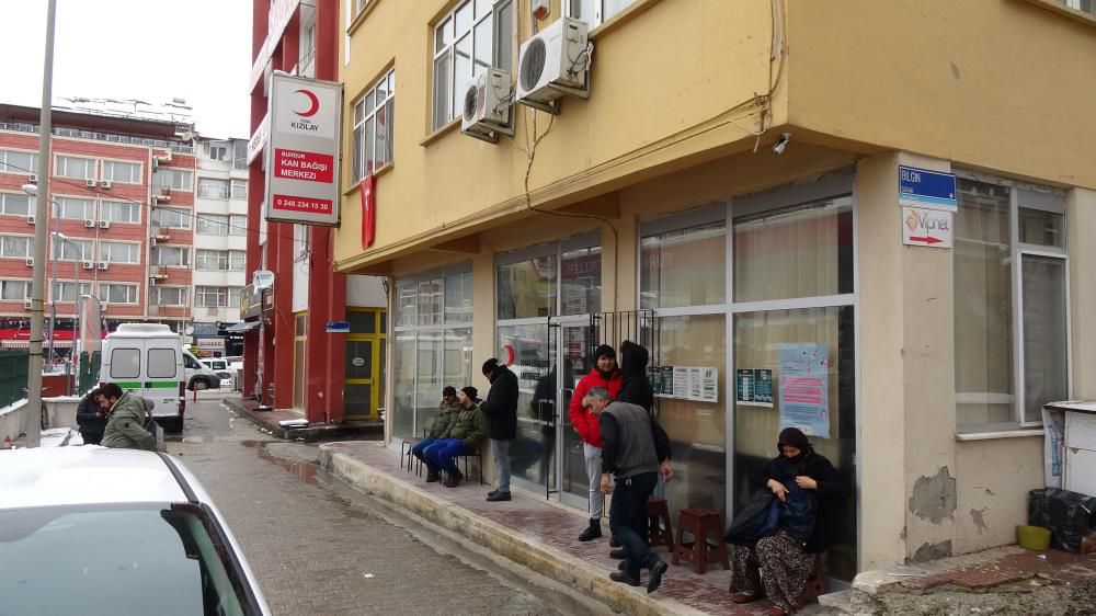 Burdur'da vatandaşlardan deprem bölgesi için duyarlılık