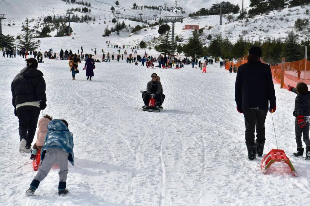 Davraz Kayak Merkezi'ne 20 günde 90 bin ziyaretçi