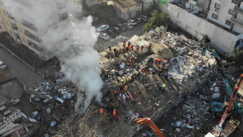 Deprem Diyarbakır’ı bir kez daha vurdu: Yıkılan apartmanlarda kurtarma ekipleri yaralandı