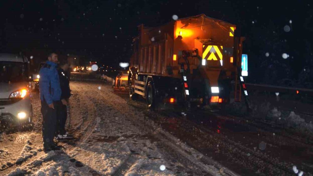 Sürücüler Dikkat! Antalya-Konya karayolu trafiğe kapatıldı